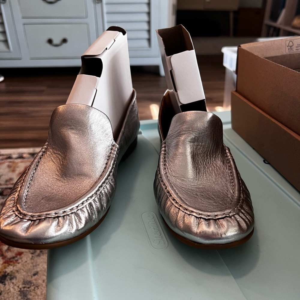 Uggs Silver Shoe Size 7 EUC